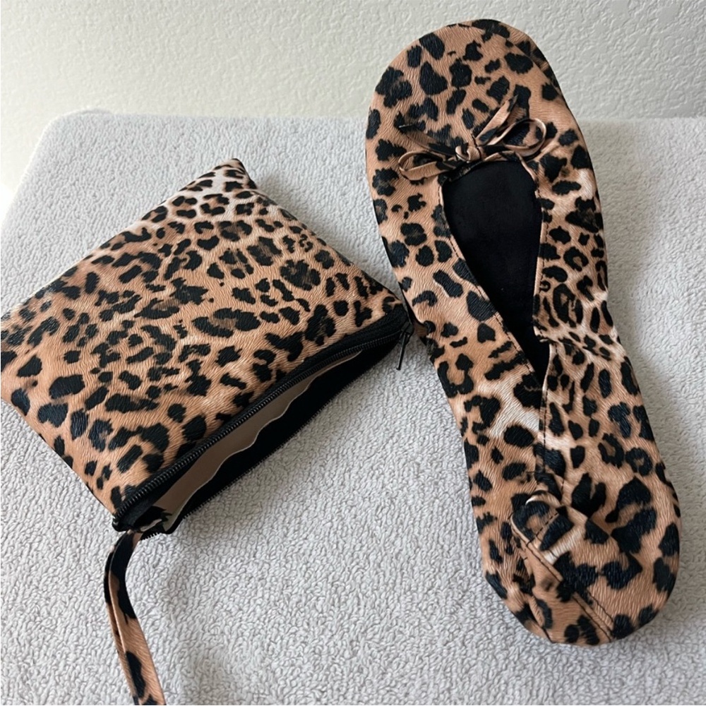 Leopard Print Women's Flats with Pouch
